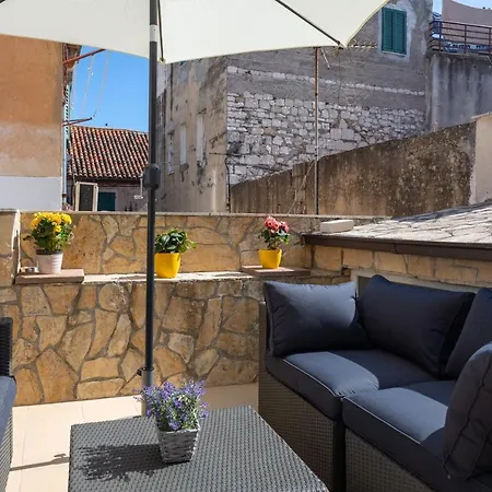 2 - Luxury With Terrace In Heart Of Apartment *